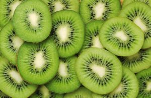 El kiwi contiene vitamina C