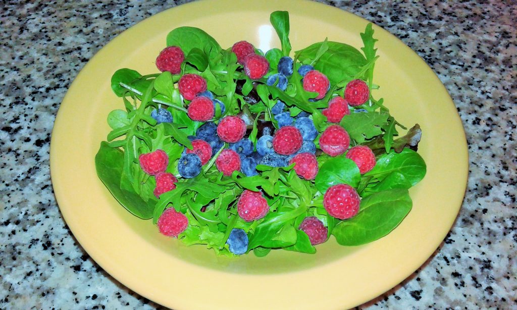 Ensalada de frambuesas y arandanos