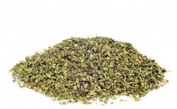 13486810-un-mucchio-di-origano-secco-su-uno-sfondo-bianco