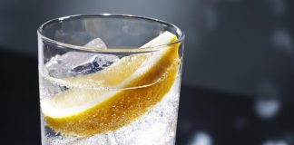 agua-con-gas-beneficios-para-la-salud