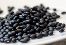 alubias-negras-beneficios-para-la-salud