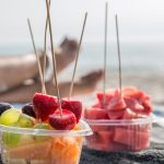 Formas saludables para comer en la playa