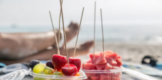 Formas saludables para comer en la playa