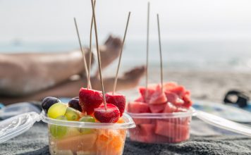 Formas saludables para comer en la playa